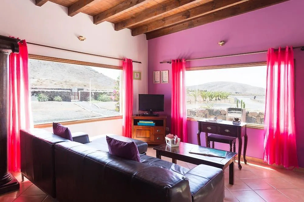 Casa Pilar, Aurora y Tarabilla en Finca Ecológica Teguitar
