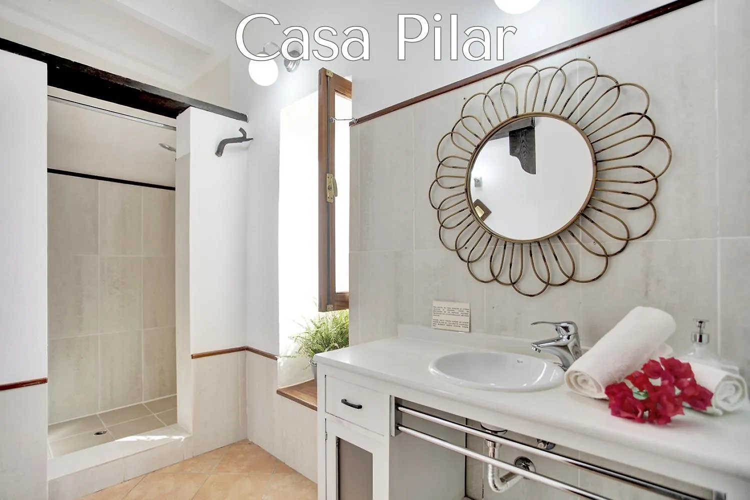Casa Pilar, Aurora y Tarabilla en Finca Ecológica Teguitar 0*,  España