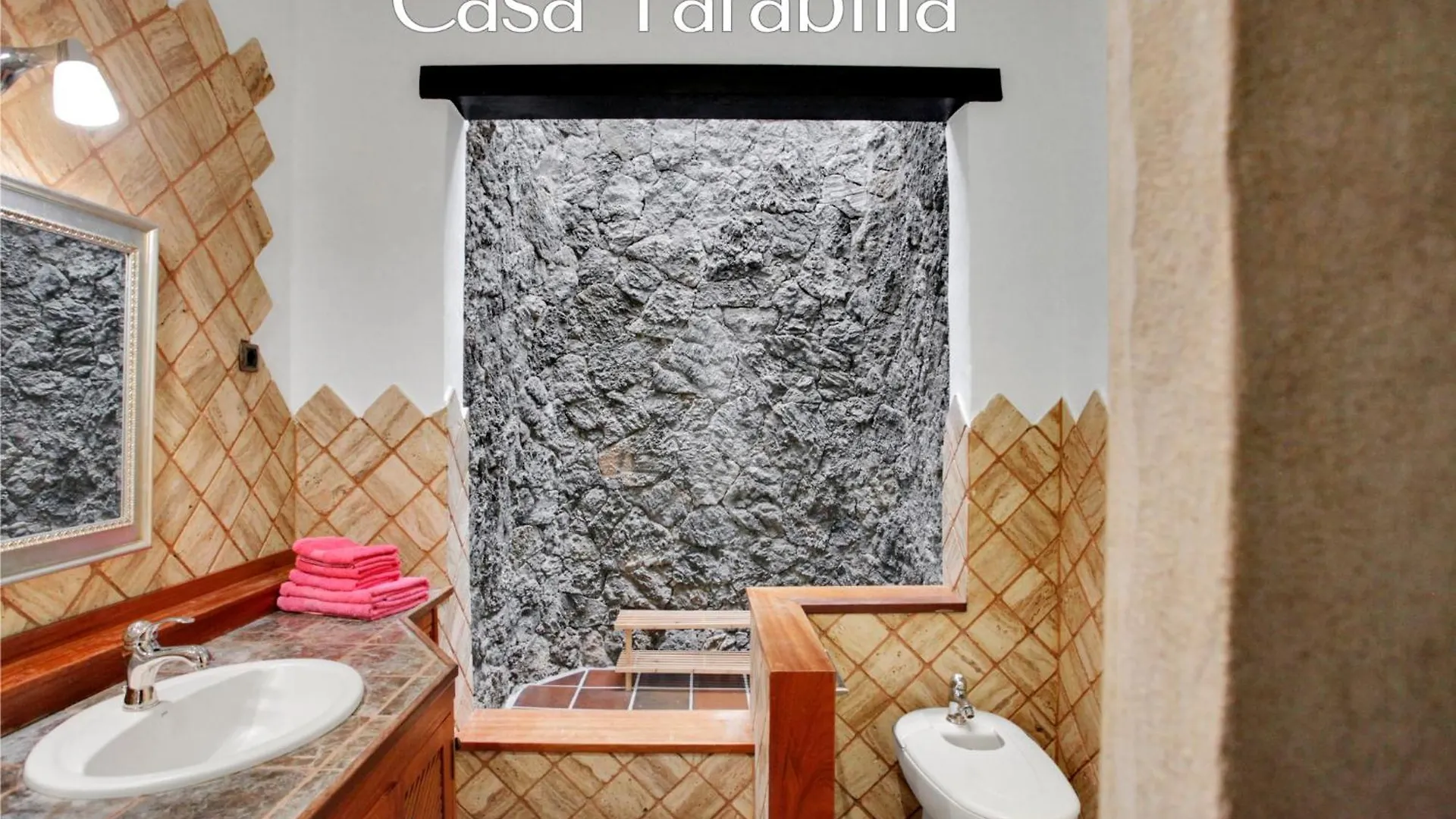 Casa Pilar, Aurora y Tarabilla en Finca Ecológica Teguitar